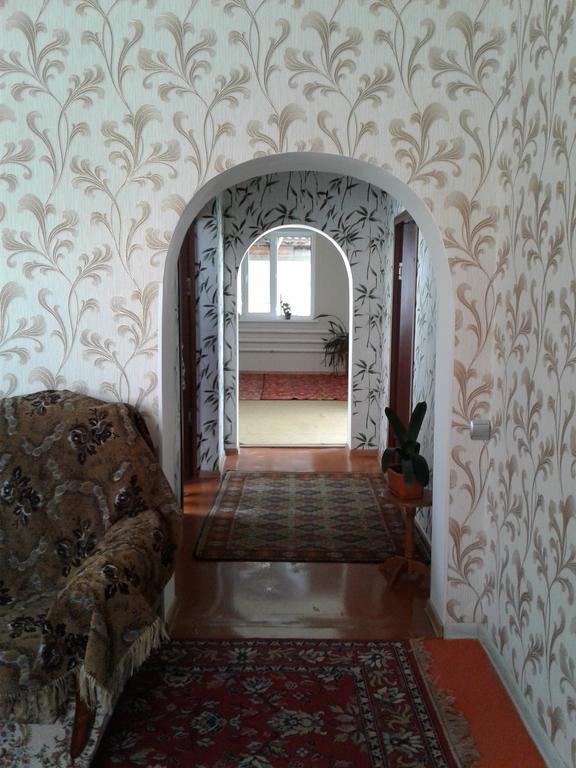 Guest House Semeynyi Karakol Esterno foto